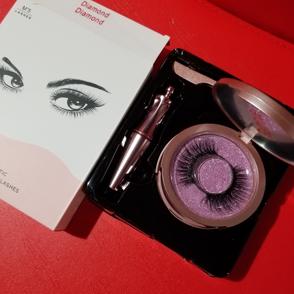 Magentic Eyelashes Set - Picture 9 of 11